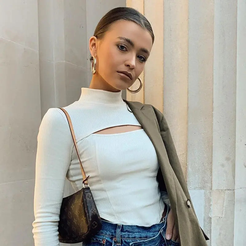 Düz Renkli Yüksek Yaka Uzun Kollu Tişört