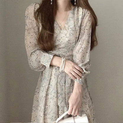 Chic Autumn Floral Long Sleeve Dress with V-Neck