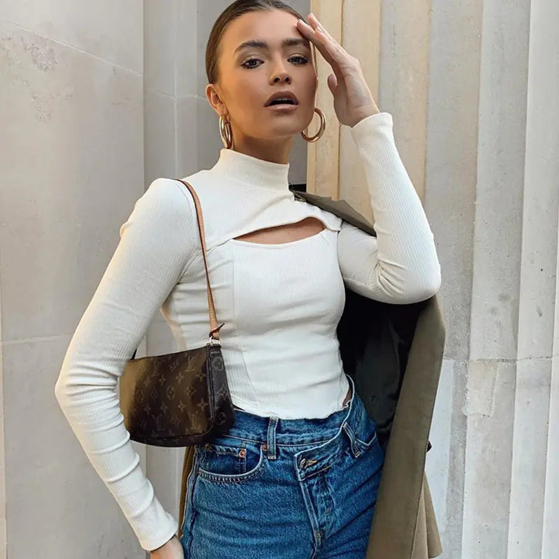 Düz Renkli Yüksek Yaka Uzun Kollu Tişört