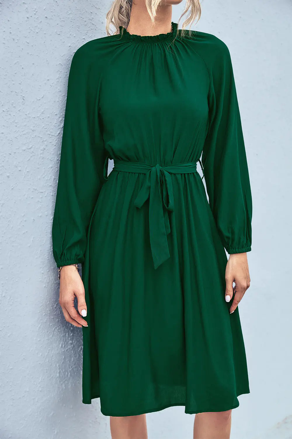 Klasik Düz Renkli Bağcıklı Kollu Elbise